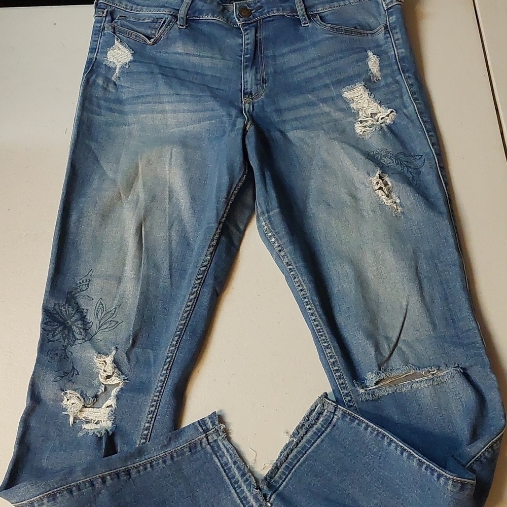 Hollister Y2K High-Rise Super Skinny Jeans Distressed Ripped Floral accent 13/31